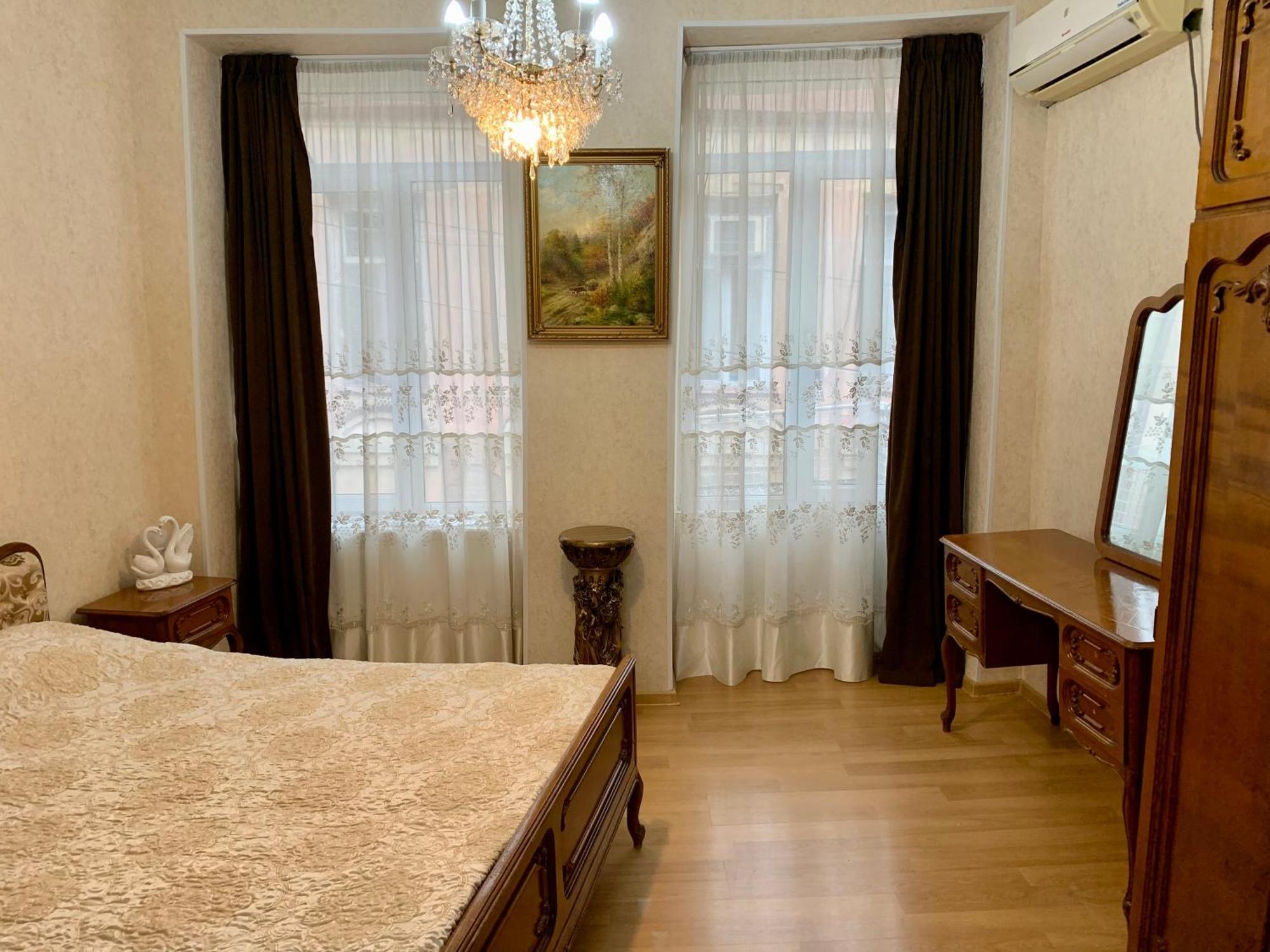 Best Location Renovated Home Тбилиси Екстериор снимка